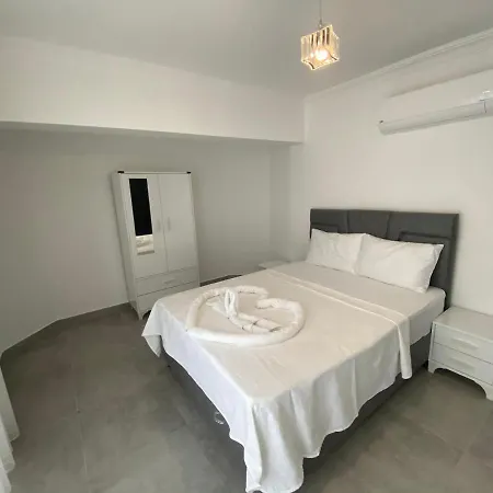 Szálloda Tanis Villa's *