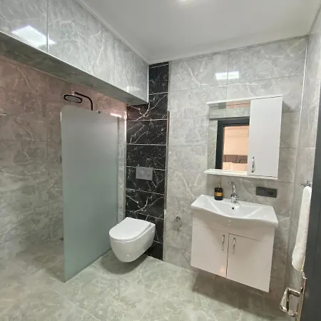 Tanis Villa's